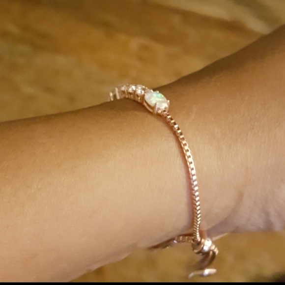 Rose Gold tennis bracelet with swarovski crystals - Picture 4 of 4